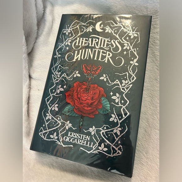 Heartless Hunter - OwlCrate - Picture 1 of 13